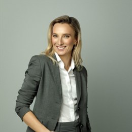 星巴克(SBUX.US)盘后上涨！Q3业绩表现参差不齐但改革初见成效， 中国市场同店销售重回增长