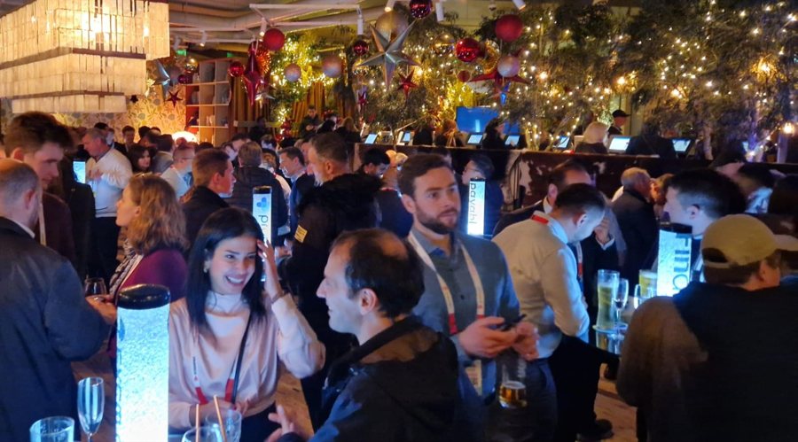 36面锦旗背后的仁心——记“广东好人”李真艮